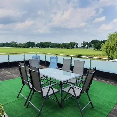 Ferienwohnung-in-mecklenburg-am-kritzower-see-mit-ruderboot *