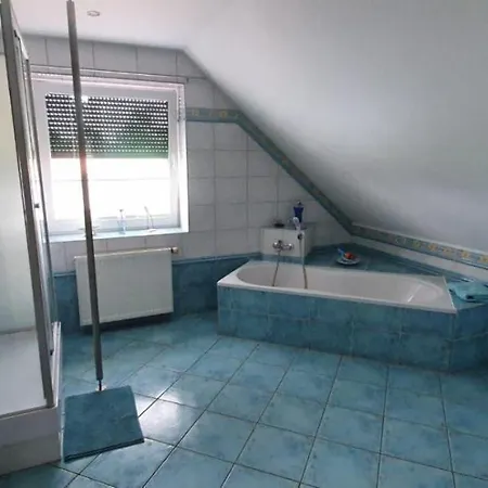 Ferienwohnung-in-mecklenburg-am-kritzower-see-mit-ruderboot Apartment