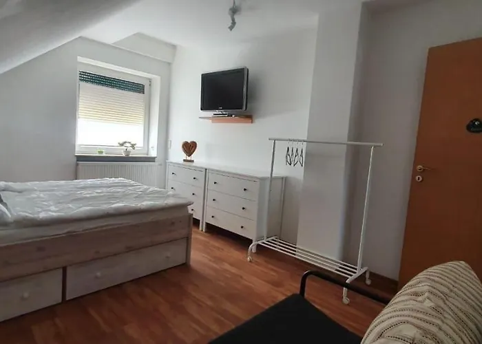 Ferienwohnung-in-mecklenburg-am-kritzower-see-mit-ruderboot Appartamento *