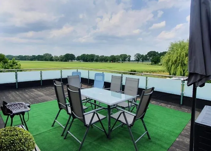 Ferienwohnung-in-mecklenburg-am-kritzower-see-mit-ruderboot *